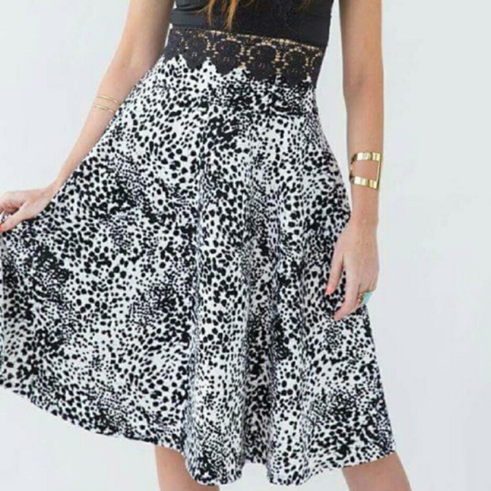 Agnes & Dora Midi Skirt 🖤😍